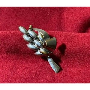Vintage 40s Silver-Look Coat Pin Stylized Wheat Sheath Large Brooch Movie Prop